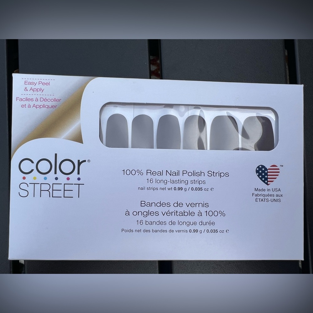 Color Street Berlin It to Win It Nail Strips